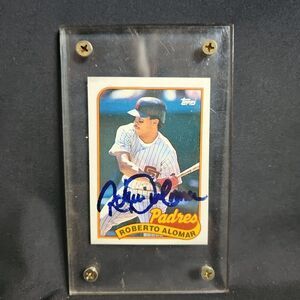 1989 Topps - #206 Autographed Roberto Alomar